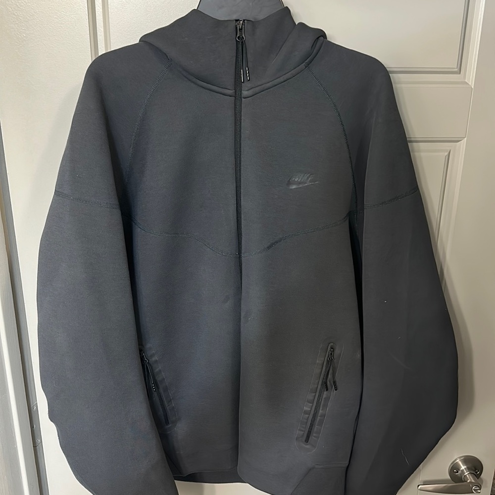 Nike Men’s Tech Fleece Full-Zip Hoodie